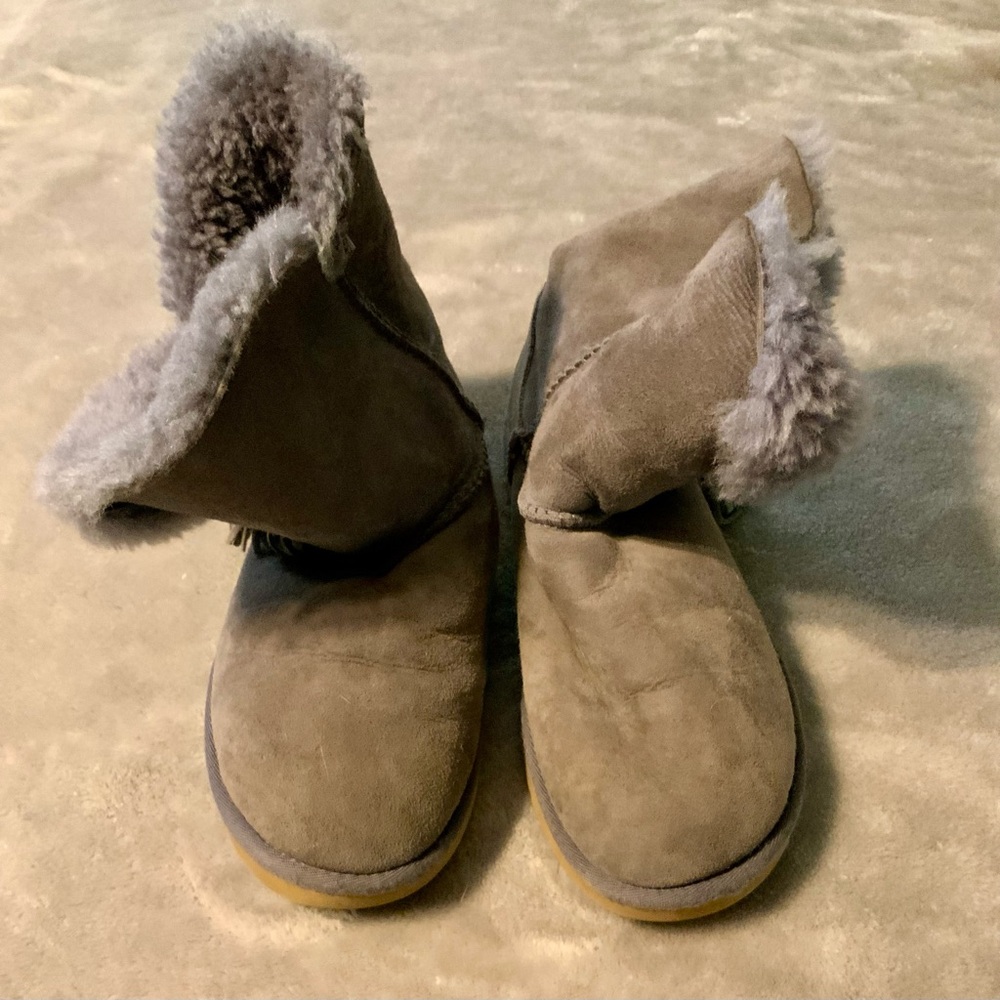UGGS